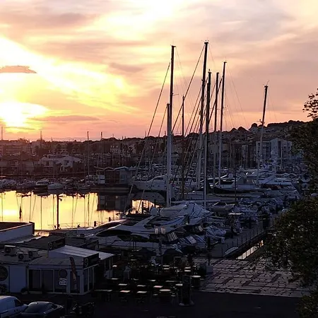 Magnifique T2 Duplex Vue Port Apartamento *